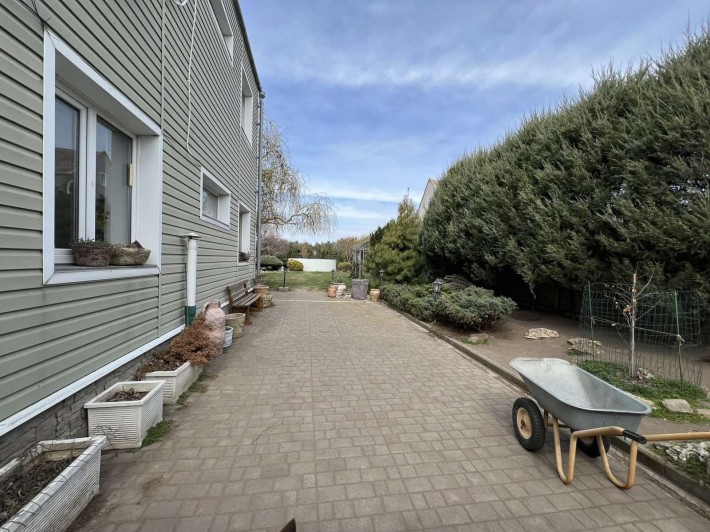 Продам будинок у передмісті! - фото 1