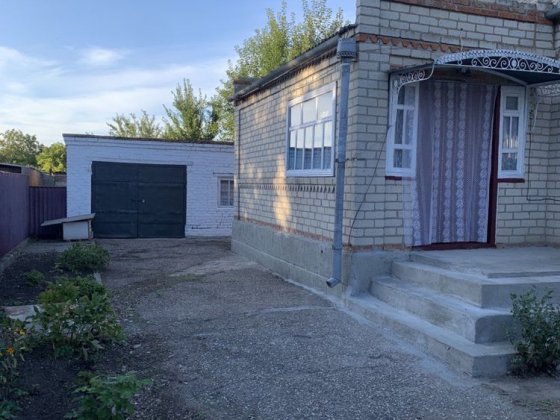 Продам будинок з ділянкою Новий Буг