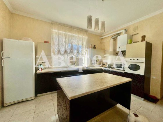 Продам капитальный 2-х этажный дом в Фонтанке