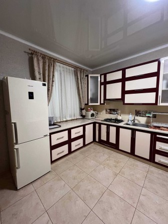 Продам танхауз на улице Заболотного/Сахарова в ЖК "Академический" - фото 1