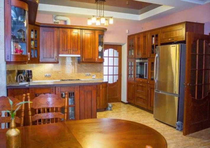 Продам сучасний будинок, 181 м², 6 соток в центрі Авангарду! - фото 1