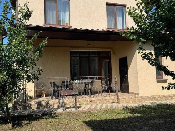 Будинок  у Червоном Хуторі  з ремонтом Лиманка