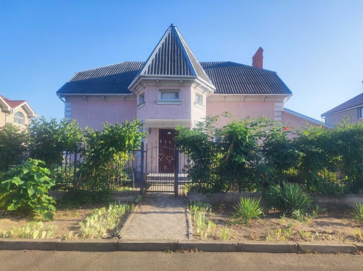 Капітальний будинок в Совіньйон 2, 10 соток землі - фото 1