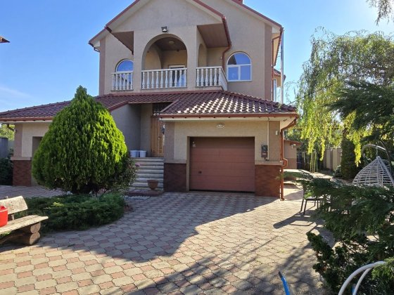 Затишний будинок біля моря в Лісках. Лески