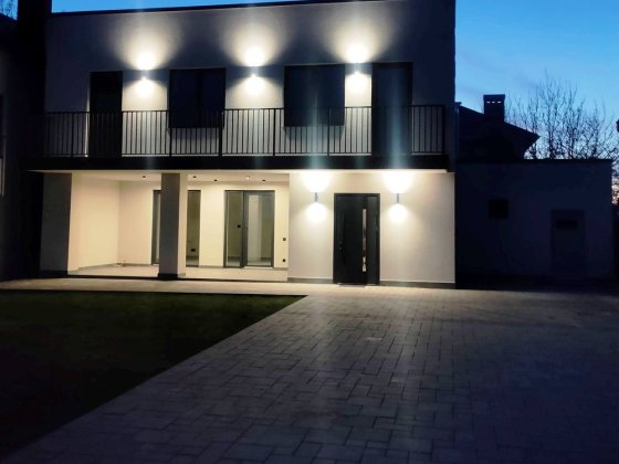 Современный дом в Лесках на морской стороне Лески