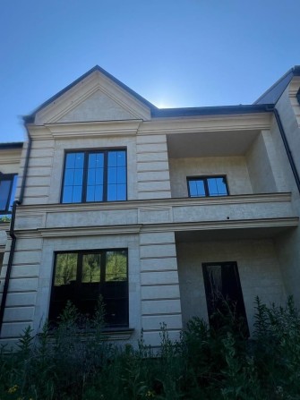 Таунхаус в Черноморке возле моря, газ, охрана, подвал - фото 1