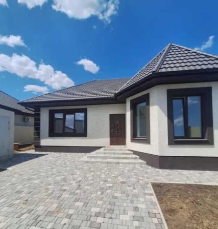 Дом с ремонтом + гараж + подвал + 5 соток земли! - фото 1