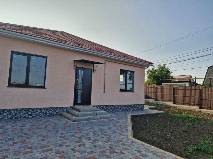 Продам дом в самом центре с. Нерубайское, рядом Усатово Слободка - фото 1