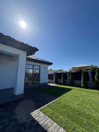 продам будинок в Фонтанці з якісним ремонтом з документами - фото 1