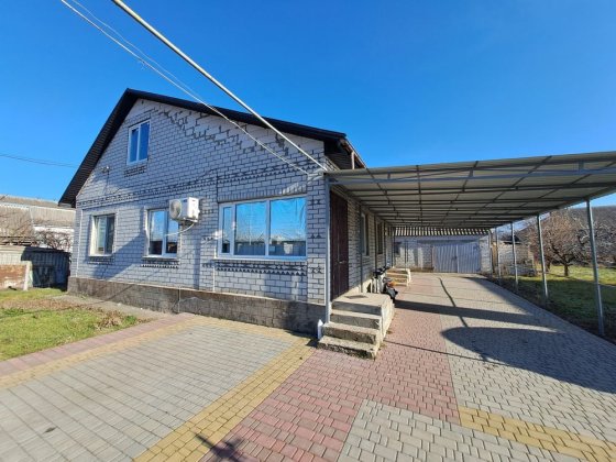 Будинок в Молодіжному Молодіжне