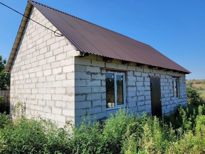 Продам коробку дома В. Дальнике на большом участке с выходом в водоём! - фото 1