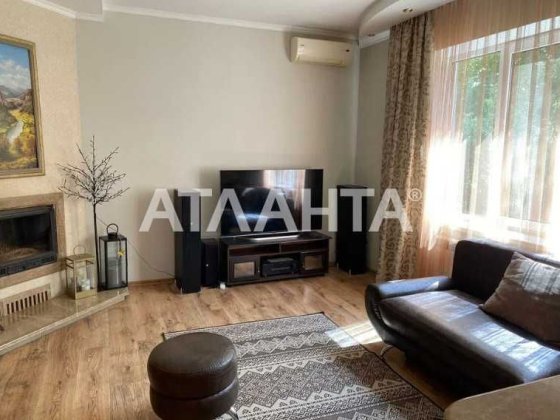 2 поверховий будинок на Грибному каналі