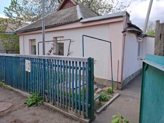 Карлівка Будинок біля вокзалу пров М. Євтушенко, 12. Маркетопт Колос. Карловка