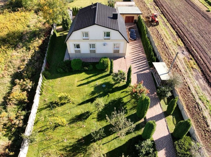 Продам дім з ремонтом, укомплектований, 14 соток, 200м2 (6 кімнат) - фото 1