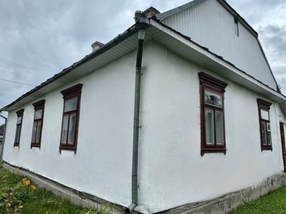 Продається пів будинку центр міста Костополь