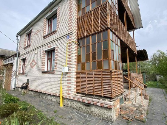 Добротний будинок з автономним опаленням в Кам'яній горі. Кам'яна Гора