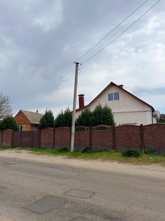Продам чудовий житловий будинок з гарною садибою від власника - фото 1