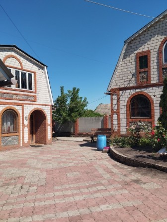 Продам 2-х поверховий капітальний будинок у Новій  Водолазі - фото 1