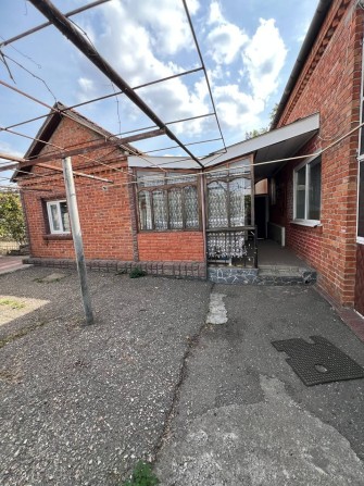 Продаж просторого будинку з двома ділянками - фото 1