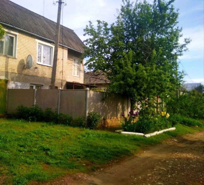 Продам  2-х поверховий будинок в Богодухові - фото 1