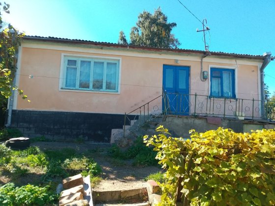 Продам будинок в тихому районі Красилов