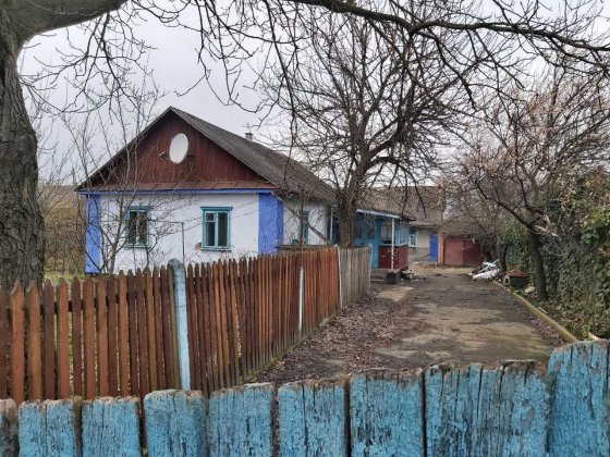 Ділянка 19.8 сотих з будинком під ремонт в Полонному Полонное
