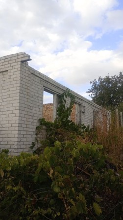 Продаж будинку недобудваного біля центру міста Золотоноша! - фото 1