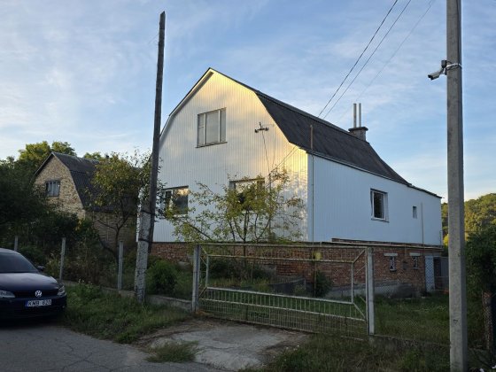 Продам будинок в тихому місці! Корсунь-Шевченковский