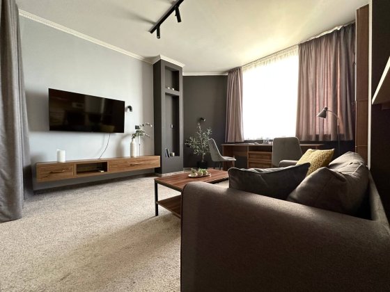 Стильная VIP-студия на Гагарина 3, с отличным видом на город, сдается посуточно в Запорожье Запорожье