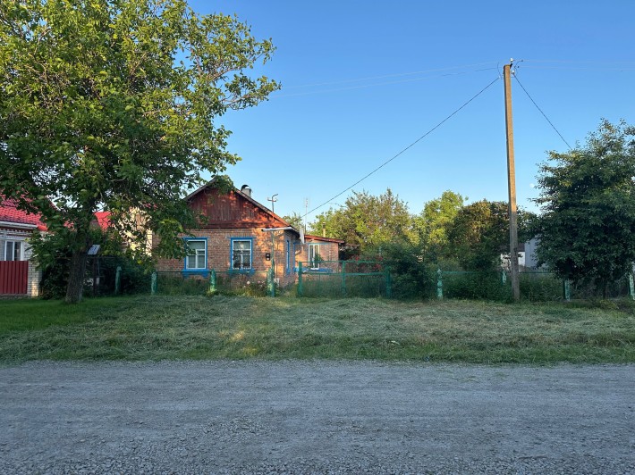 Будинок з прибудинкововою територією - фото 1