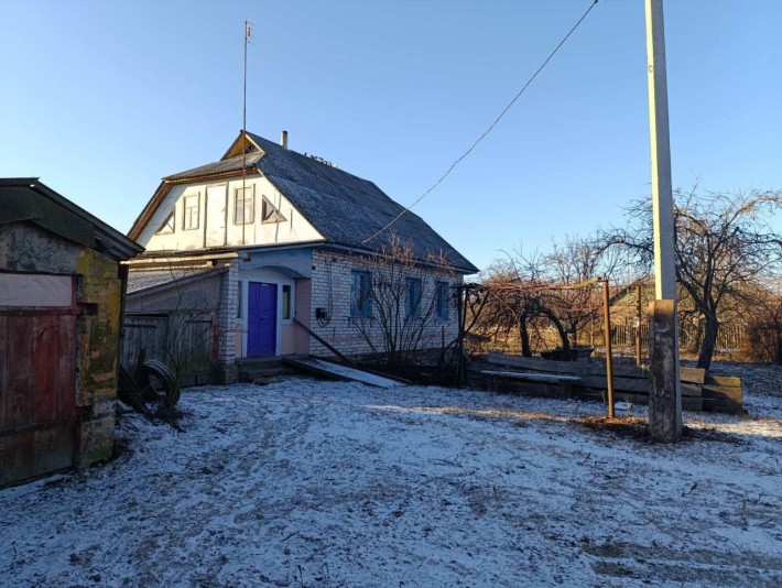 Продам будинок з ділянкою - фото 1