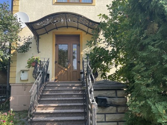 Продаж окремого будинку по вул. Подільській Годилов