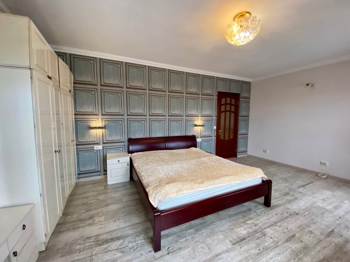 Продаж будинку в Борисполі, вул. Братуся — 322 м² на ділянці 6 соток - фото 1