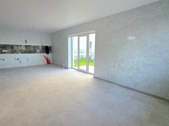 Будинок з РЕМОНТОМ на 5 сотках  поряд з КИЇВСЬКИМ шляхом Бориспіль