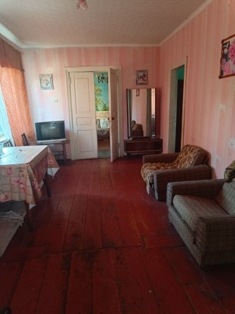 Продам частину будинку та земельну ділянку 7сот.в Броварах. - фото 1