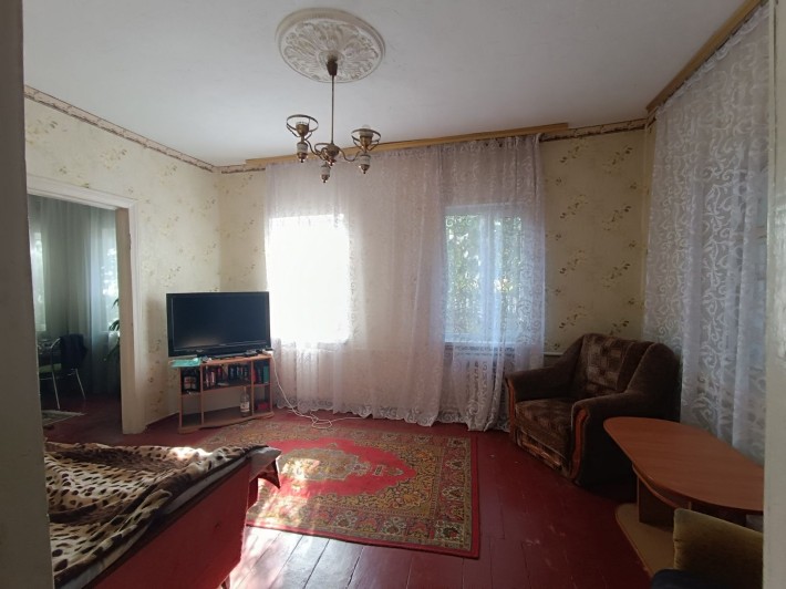 Продам будинок по вулиці Аверкія Гончаренка в центрі міста - фото 1