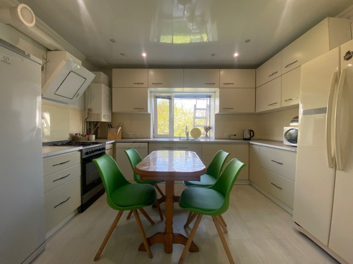 Продаж цегляного  будинку.10 соток  (р-н Розвилки), вул. Островського - фото 1