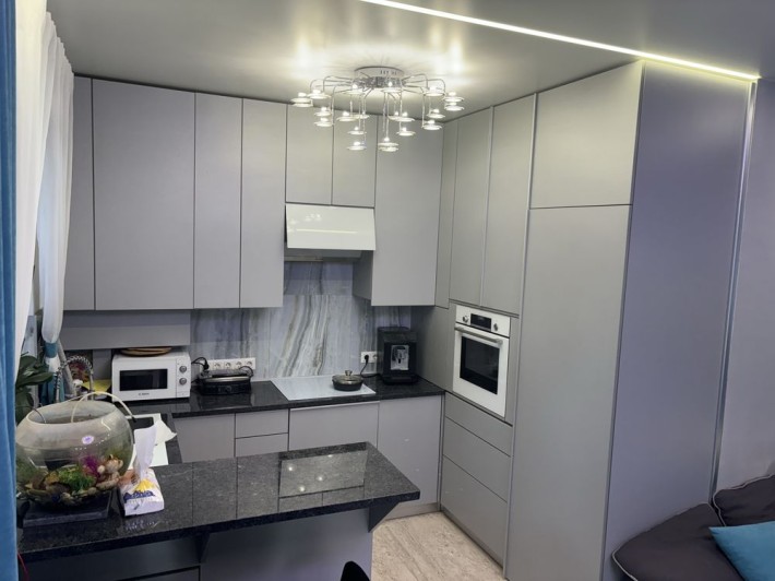 Продаж скчасного будинку з басейном у зручній локації . Податки 2% - фото 1