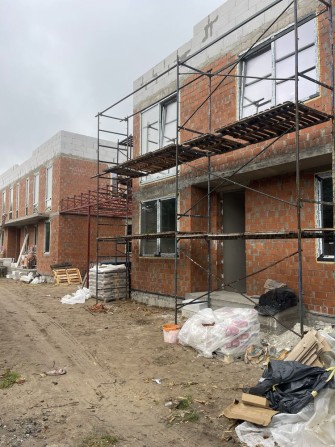 Продаж будинка та двух дуплексів - фото 1