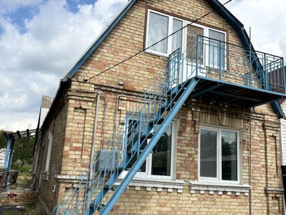 Продам пів будинку з ремонтом в Лісовій Бучі Буча