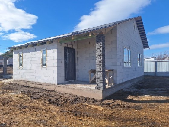 Будинок 100 м з комунікаціями +5 соток ділянка в м.Бориспіль Бориспіль