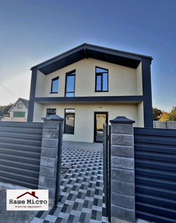 Продаж Нового 2-х  поверхового Будинку 130 кв.м 4 кімнати ЦЕНТР - фото 1
