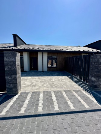 Будинок з власною ділянкою в котеджному містечку. Без комісії - фото 1