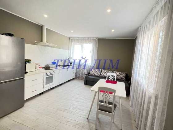 Продам будинок з гаражом та госпбудівлею на 10 сотках Бориспіль