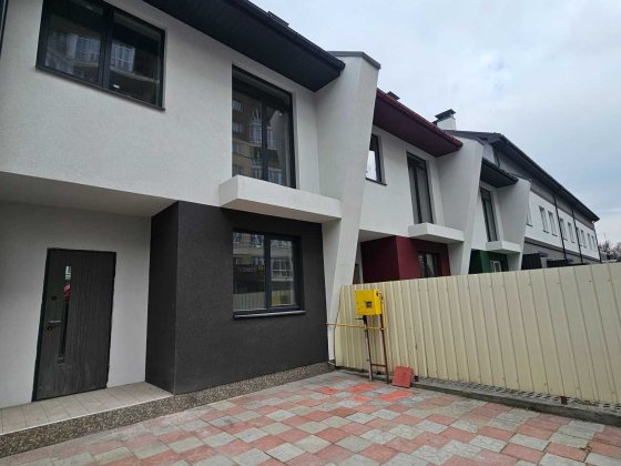 ЦЕНТР готовий таун з документами, біля школи , парк Ірпінь