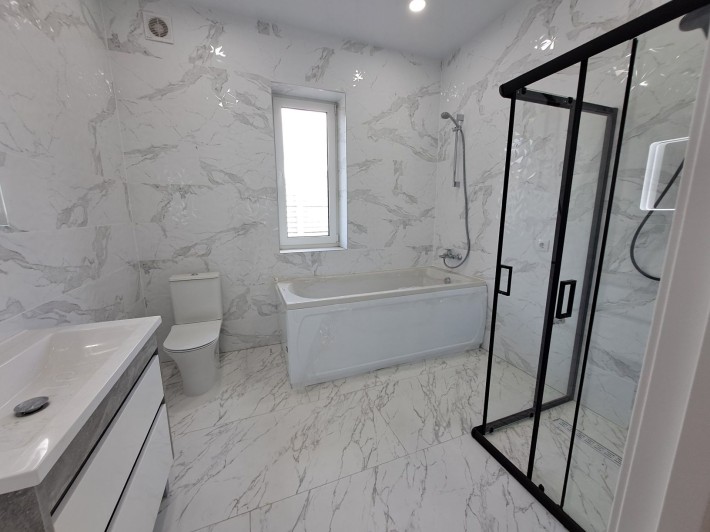 Продаж будинку з новим ремонтом - фото 1