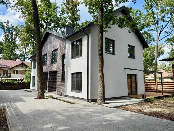 Цегляний дуплекс в центрі міста! В оточені дубів. БЕЗ комісії Буча