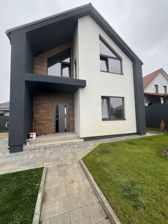 Окремий двоповерховий будинок в Ірпені в котеджному містечку - фото 1