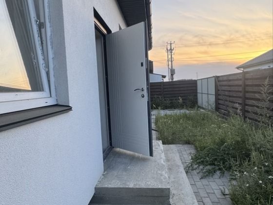 Продаж окремого будинку з початковим ремонтом, 5 соток Ирпень