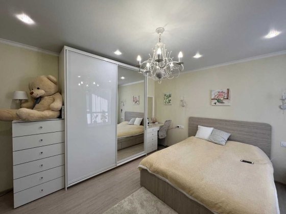 Таунхаус з ремонтом в центрі Бучі поруч з McDonald's!!! Буча